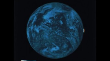 DB电子官网梦幻联动!高达45周年 × 初音未来 联动新曲《偶像战士》MV公开