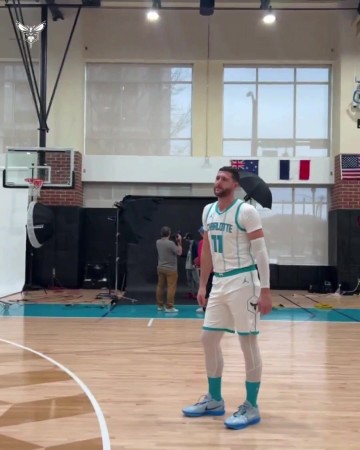 DB视讯官方登录入口😛他还是那么爱投三分!努尔基奇试射三分:三球……就是我!