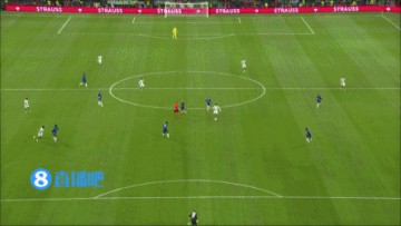 DB视讯官网蓝军逃过一劫！阿布德扣开古斯托倒三角回传，卡尔多索射门被封堵