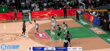 DB视讯百家乐😏一个眼神就懂了!赵继伟边线发球直接助攻张镇麟空接得分