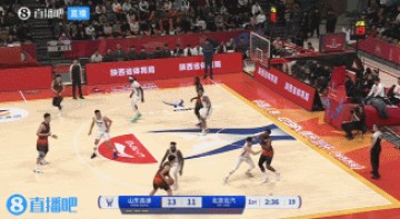 DB视讯官方登录入口一飞冲天!盖利抛传 库马杰起飞空接双手暴力砸进篮筐