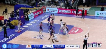 DB视讯百家乐真够难的!吴前接球晃过防守命中漂移三分