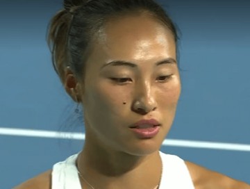 2:4!郑钦文六战世界第一表现柔中带刚,三场大胜彰显名将风范