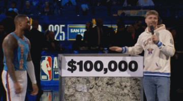 DB官网在线登录入口😲一球10万!超级网红Mr Beast招募观众和利拉德比拼Logo三分