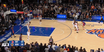 DB视讯官网比斯利谈关键三分:感谢一位尼克斯球迷说我首节后就没啥表现了