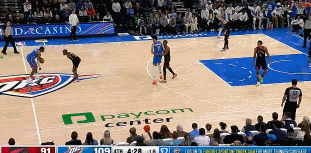 DB电子官网不愧全明星!杰伦-威廉姆斯砍全场最高27分另5板4助 屡次打成2+1