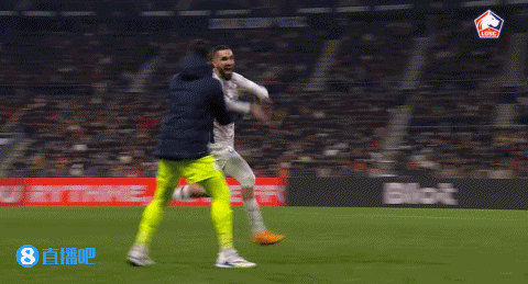 DB电子官网热泪盈眶🥹本塔莱布去年6月心脏骤停,复出首战破门当选MVP❤️