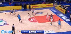 DB电子官网攻防建功！王浩然抢断反击一条龙暴扣 首节4中3已拿10分