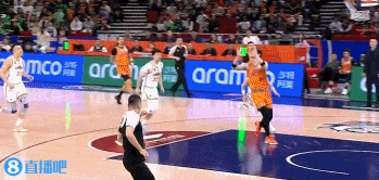 DB真人旗舰先来手刀一记！王哲林反击下快攻 赵继伟奋力追防送出切帽